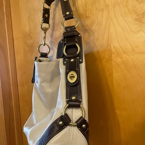 Coach Carly Bag: White and Brown Women's Bag. Used. - Picture 10 of 13